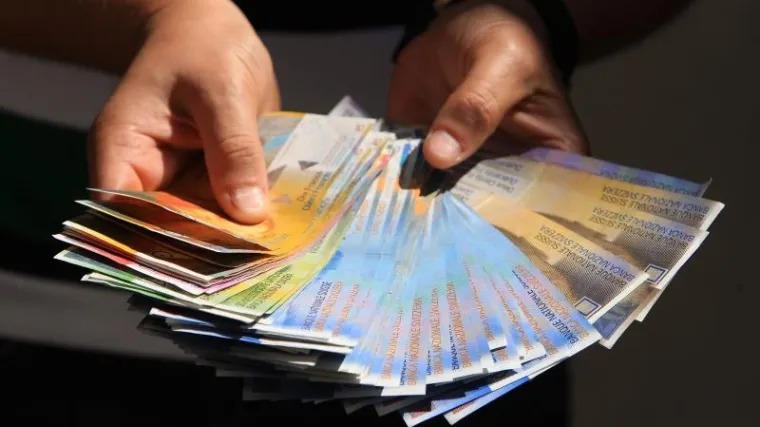 Počelo odbrojavanje kreditima u '&scaron;vicarcima': bankama jo&scaron; jedino može pomoći Ustavni sud i promjena vlasti