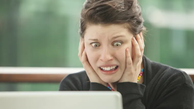 Facebook se srušio pa korisnici širom svijeta zvali policiju