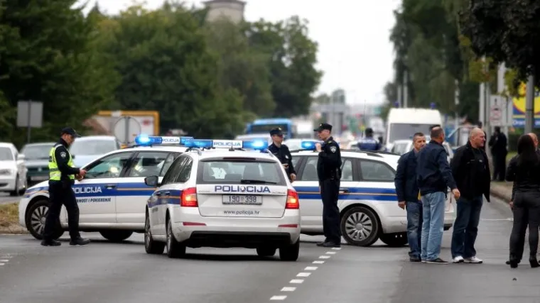 Pirotehničari pronašli sumnjivi predmet, nije riječ o bombi