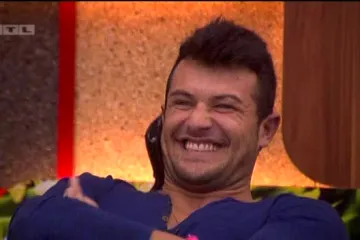 Anton oponaša Darka, a njemu se dopada