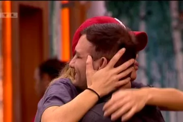 Emotivna Tina izgrlila Gibu