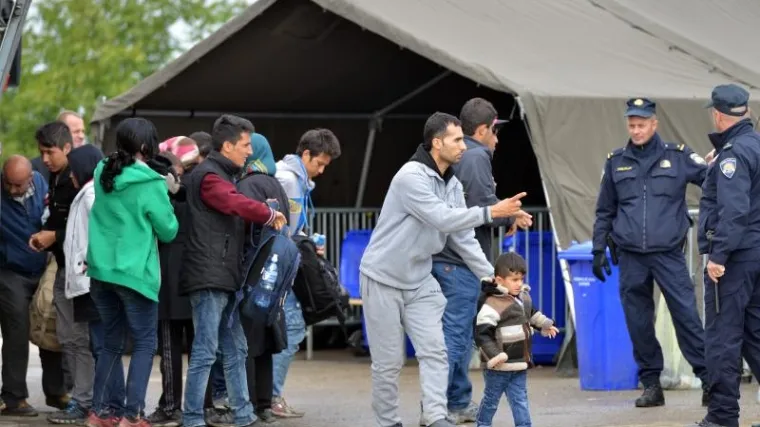 Tijekom noći u RH stiglo više od 2000 izbjeglica, broj smanjen zbog lošeg vremena