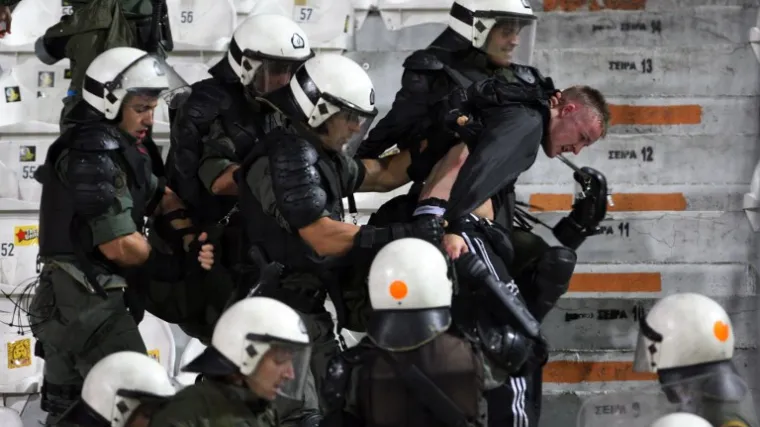 Borussia žestoko udarila na vlastite navijače!