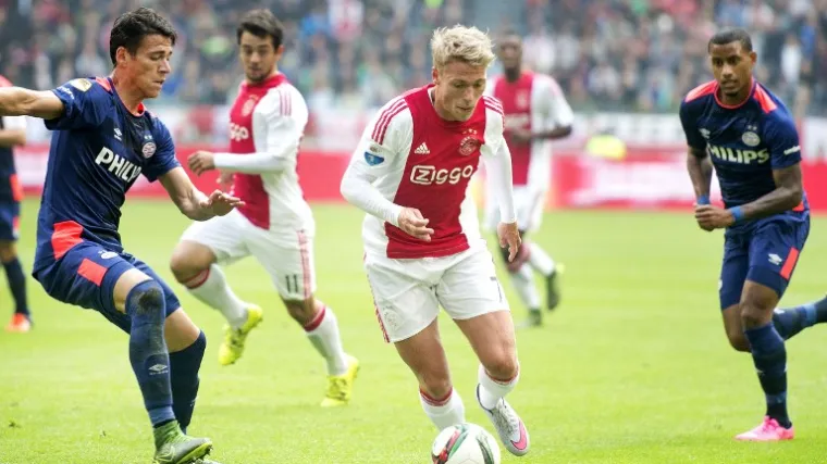 PSV &scaron;okirao Ajax usred Amsterdama