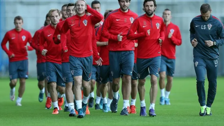 Djeca i pjesma dočekali Vatrene