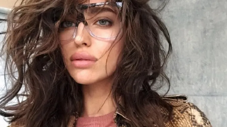 Irina Shayk i bez &scaron;minke ostavlja bez daha