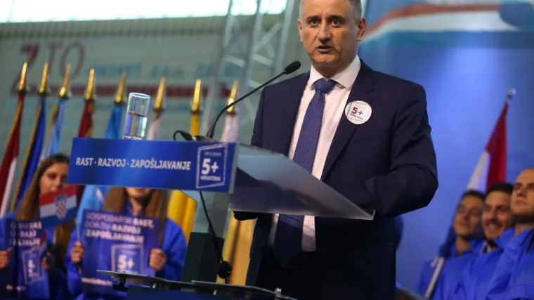 HDZ: 'U SDP-u su jo&scaron; uvijek ukorijenjeni recidivi totalitarizma u kojemu vođa Partije sve vodi'