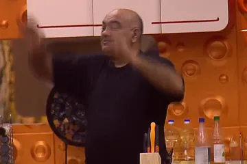 Rade pleše uz pjesmu za buđenje