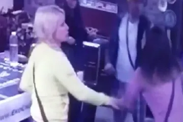 Pjevačica i starleta polijevale se vodom, letjele su i &scaron;ake