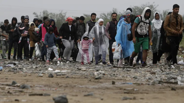 Naredili mobilizaciju svih policijskih kapaciteta: u zadnja 24 sata u Makedoniju u&scaron;lo 10.000 migranata