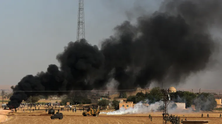 Unatoč zračnim udarima SAD-a i Rusije, IS polako napreduje prema pokrajini Alep