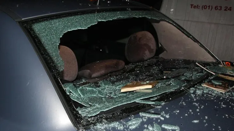 "Demolirali su mi automobil, polomili &scaron;ajbu i vrata"