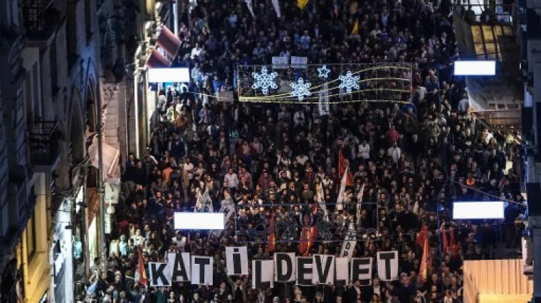 Prosvjednici u Istanbulu uzvikivali "Erdogane, lopove! Ubojico"