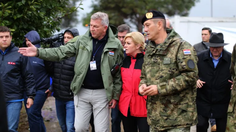Predsjednica posjetila izbjeglice u Opatovcu: 'Nije dobro da se ministar svađa sa mnom'