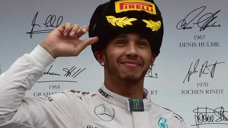 Dva sudara, teška nesreća Grosjeana i slavlje za Hamiltona