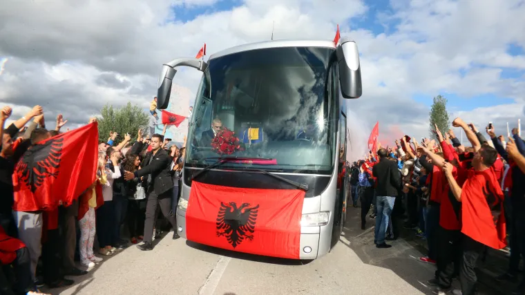 Tisuće navijača na ulicama Tirane: albanski reprezentativci dočekani kao heroji