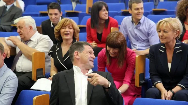 Sinovčić vijećnicu SDP-a nazvao guskom, SDP-ovac Kalmetu lopovom