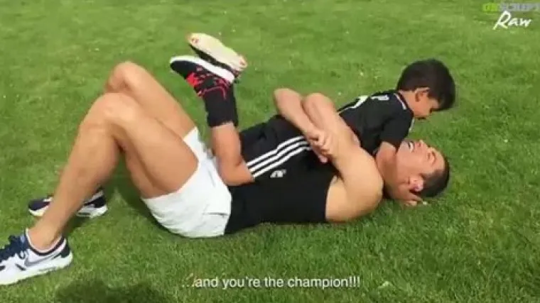 Preslatki video u kojem Ronaldo svoga sina uči kako mu je puno ime