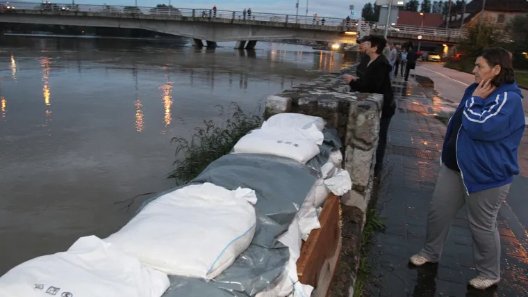 Stožer za&scaron;tite i spa&scaron;avanja Karlovačke županije upozorava: 'Moguća je rekordna poplava!'