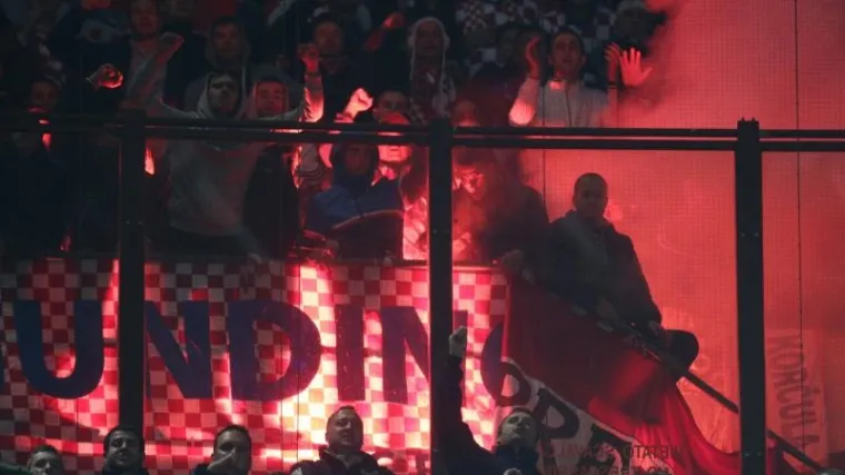 Uhićen 21 hrvatski navijač, jo&scaron; oko 300 ih poku&scaron;ava ući na stadion