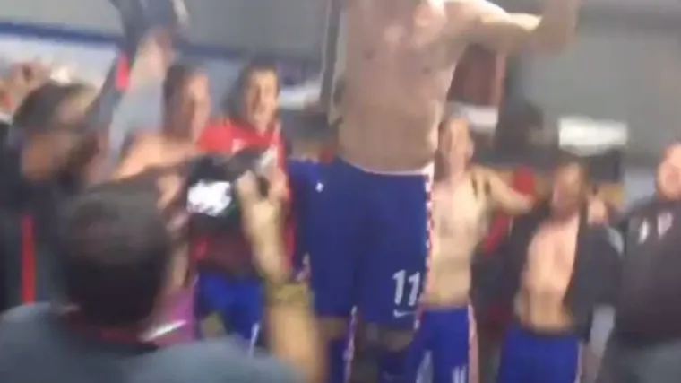 Srna na stolu: pogledajte kako su hrvatski reprezentativci proslavili prolazak na Euro