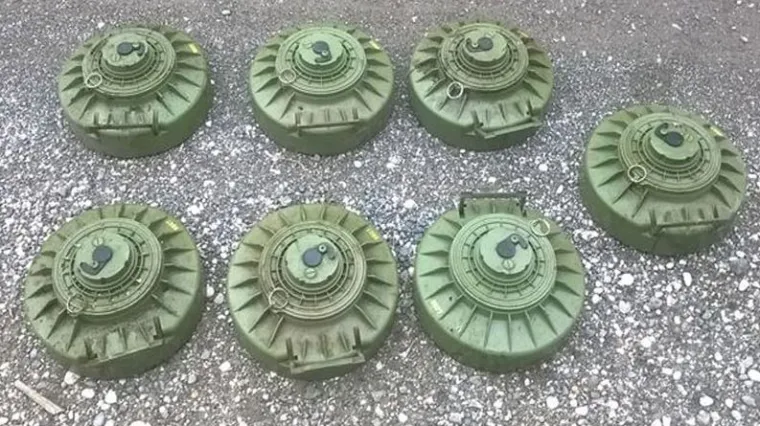 Čak sedam protutenkovskih mina stajalo skriveno u u staroj i uru&scaron;enoj kući