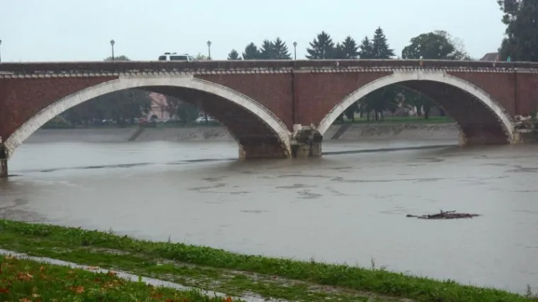 Sisku poplave jo&scaron; ne prijete