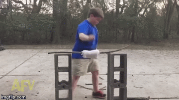 Klinac izigravao karate majstora, ali izgleda da to ba&scaron; nije za njega