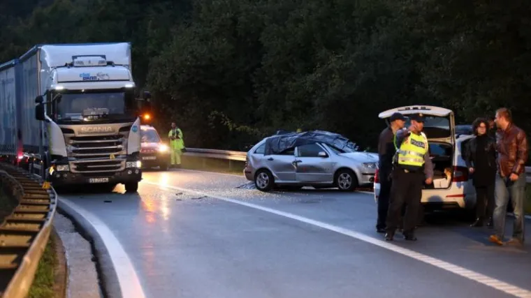 Jedna osoba poginula u prometnoj nesreći kod tunela Učka, promet zatvoren za sva vozila