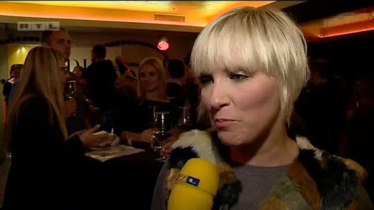 Pitali smo na&scaron;e trendeseterice zabavljaju li se plavu&scaron;e bolje!