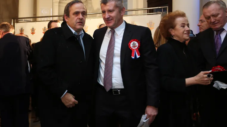 &Scaron;uker brani suspendiranog &scaron;efa UEFA-e: 'Platini je dobar za nogomet i sigurno je dobar predsjednik'