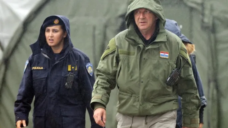 Kontroliramo i granicu i prelazak izbjeglica, koje sada moraju na duži put