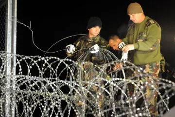 Mađarske vlasti propustile izbjeglice na prijelazu kod Botova i zatvorile granicu