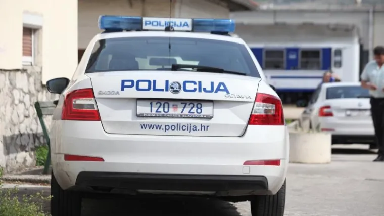 Ukrali auto, provalili u trgovnu i na kraju nisu ni&scaron;ta odnijeli