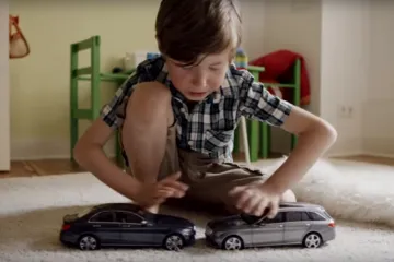 Mercedes-Benz na jedinstven način promovira sustav za kočenje