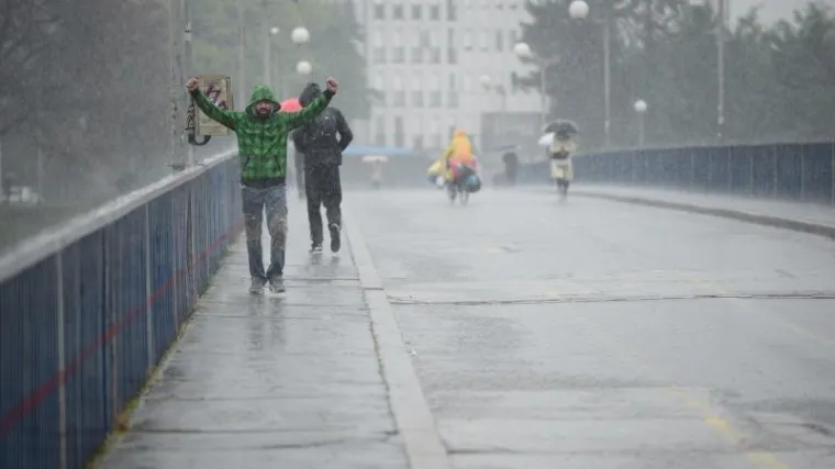 Jo&scaron; danas (i sutra ponegdje) ki&scaron;a, pa dolaze ljep&scaron;i dani!