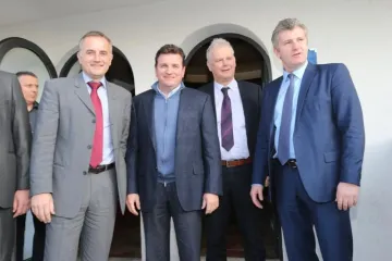 "Podnosim ostavku zbog neviđenog pritiska"