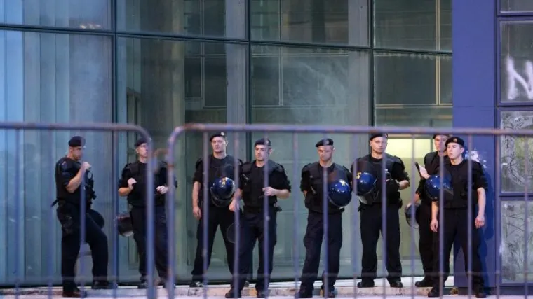 Uvertira pred utakmicu na Maksimiru: maskirani razbojnici napali grčke novinare