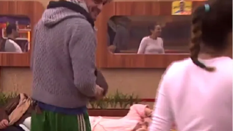 BB Goran gricnuo Mirjanu za guzu!