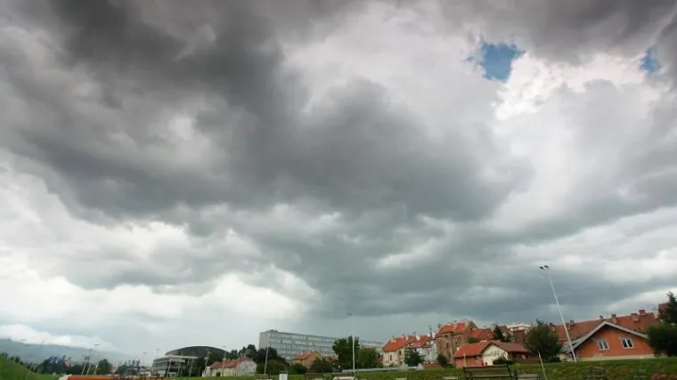 Oblaci i sivilo u unutra&scaron;njosti, na moru sunce - ali za vikend ćemo svi uživati