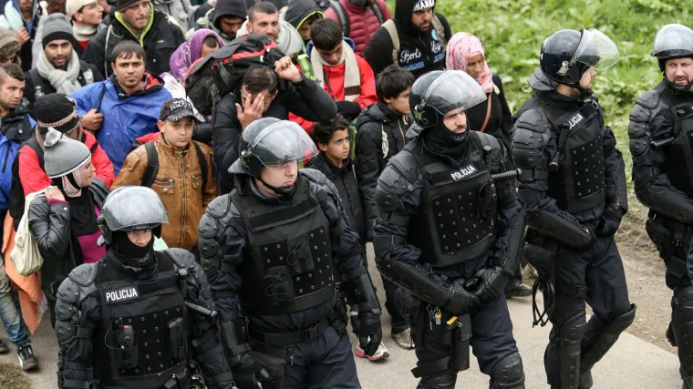 Migranti se vi&scaron;e neće propu&scaron;tati susjednoj zemlji: 'Takva politika nije vi&scaron;e prihvatljiva'