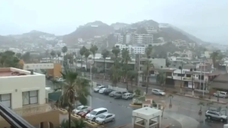 Uragan Patricia pred Meksikom osnažio u 'ekstremno opasnu' oluju