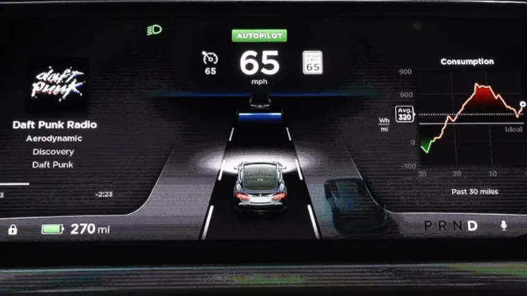 Pogledajte kako se ponaša autopilot kada poludi