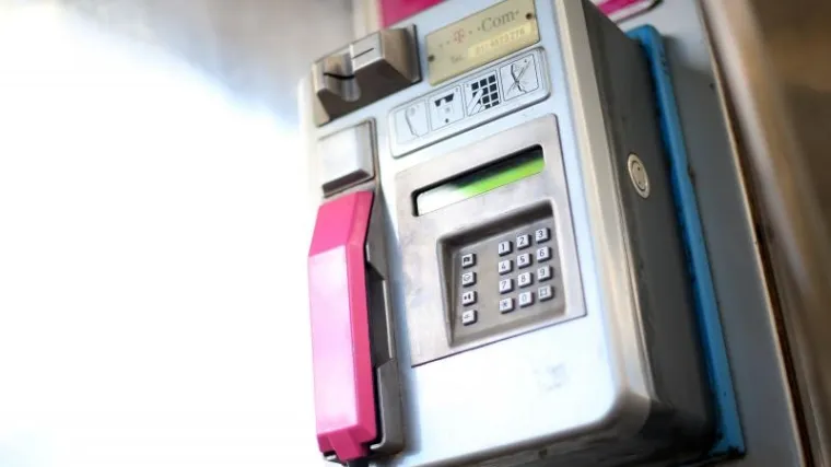 Telefonske govornice nestale pod najezdom mobitela: u Zagrebu ih ostalo tek 800