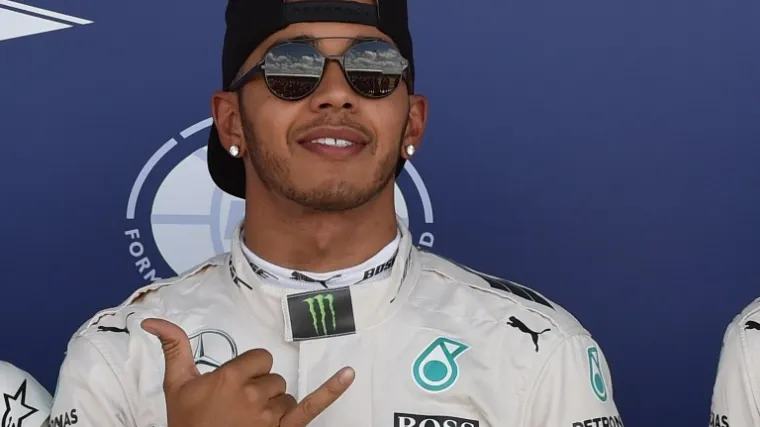 Lewis Hamilton se izjednačio s legendarnim Ayrtonom Sennom