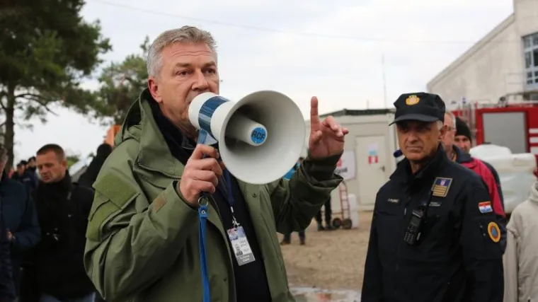 Ostojić: 'Ja ću biti na čelu izbjegličke kolone, a ako će netko nekoga strijeljati, neka strijelja mene!'