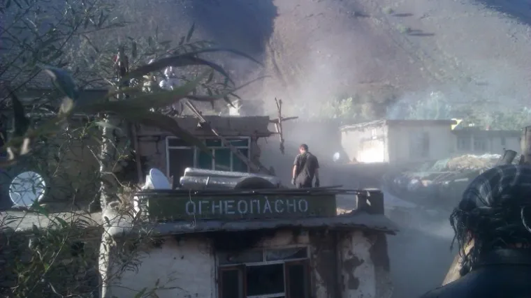 Najmanje stotinu mrtvih, treslo se na stotine kilometara od epicentra