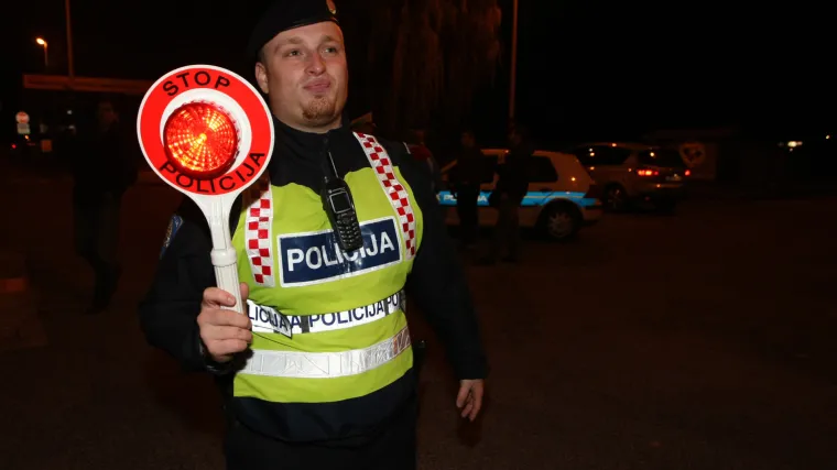 Mu&scaron;karac vozio bez položenog vozačkog ispita i s 2,87 promila alkohola u krvi!