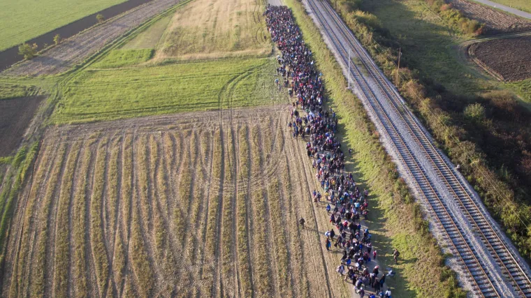 U Sloveniju u dva tjedna pre&scaron;lo sto tisuća migranata: Austrija i dalje prima izbjeglice, unatoč te&scaron;koćama