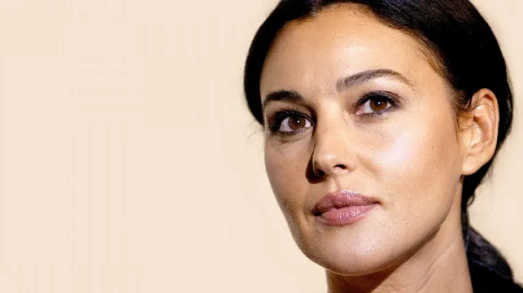 Bondova djevojka u pedesetima poručila kako nema straha od starenja